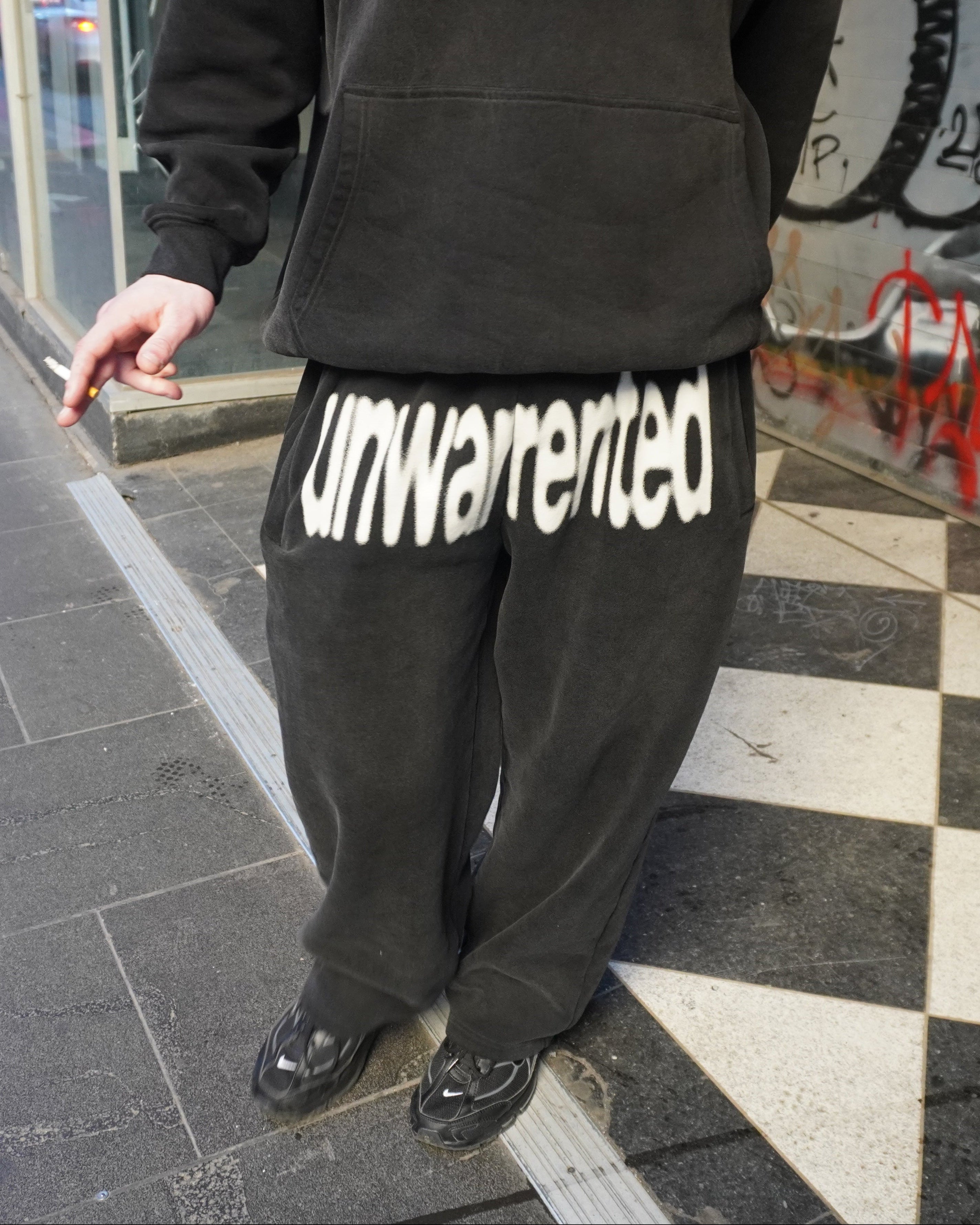 001 SWEATPANTS