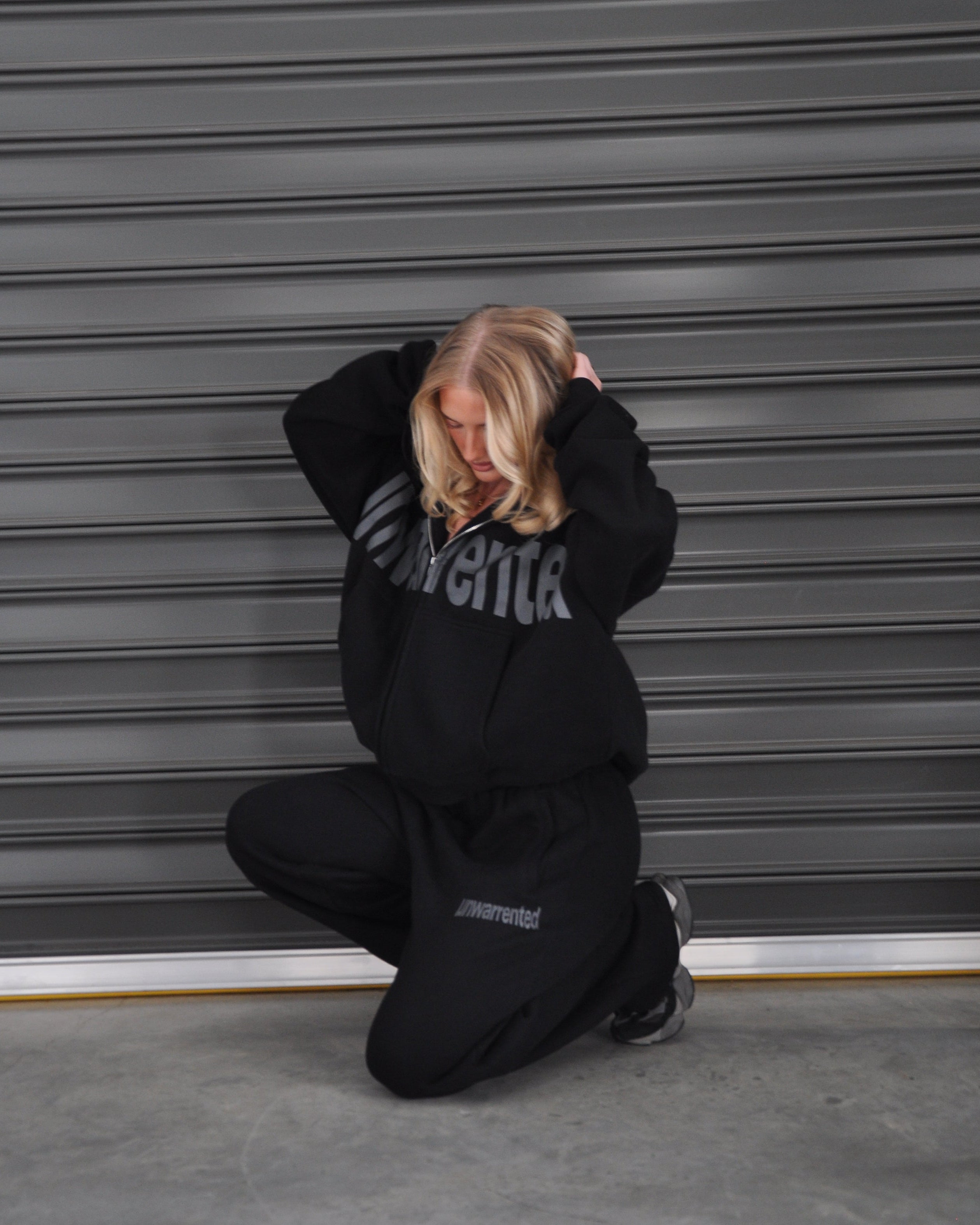 004 SWEATPANTS